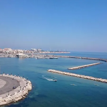 לינה וארוחת בוקר Le Notti Di Gioia 3*